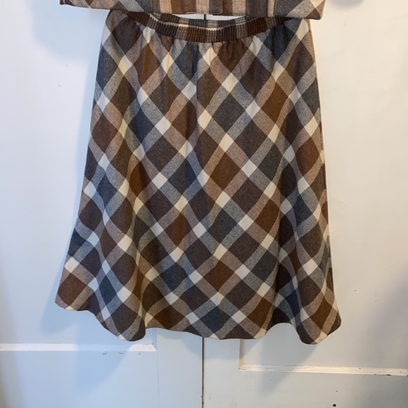 matching skirt and jacket Plaid - Picture 3 of 7